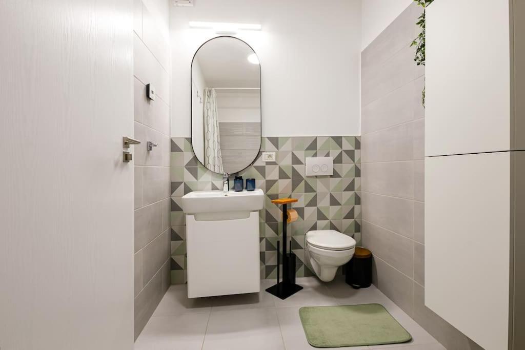 Luxury Apt. Near River & Parking 蒂米什瓦拉 外观 照片